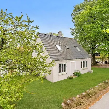 2 Bedroom Beautiful In Vaeggerlose *