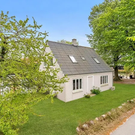 2 Bedroom Beautiful In Vaeggerlose *